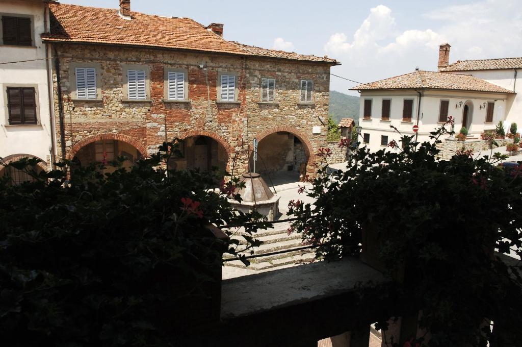 Locanda Antico Borgo チヴィテッラ・イン・ヴァル・ディ・キアーナ エクステリア 写真
